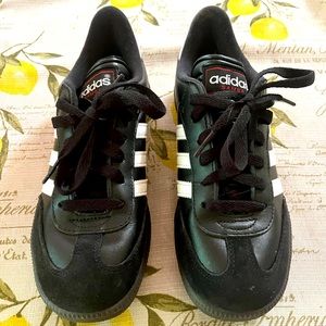 Black Adidas Sambas, indoor cleats, boys size 5